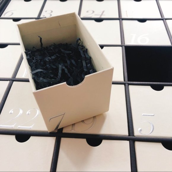 NET-A-PORTER ADVENT CHRISTMAS CALENDAR EMPTY BOX - Picture 3 of 3